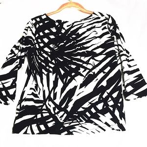 Ruby Rd.Lovely B&W 3/4th Sleeve Leafy Paradise Top